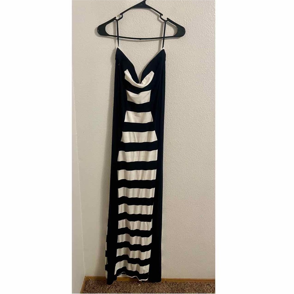 BEBE FLOOR LENGTH STRAPLESS MAXI DRESS